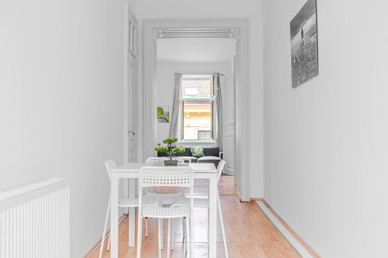 Pleasing 2Br Apt. Akh-Perfect For Groups Bécs Kültér fotó